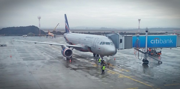 Перелёт от Екатеринбурга до Москвы выполнялся на Самолет Аэробус A320 : А. Николаев.