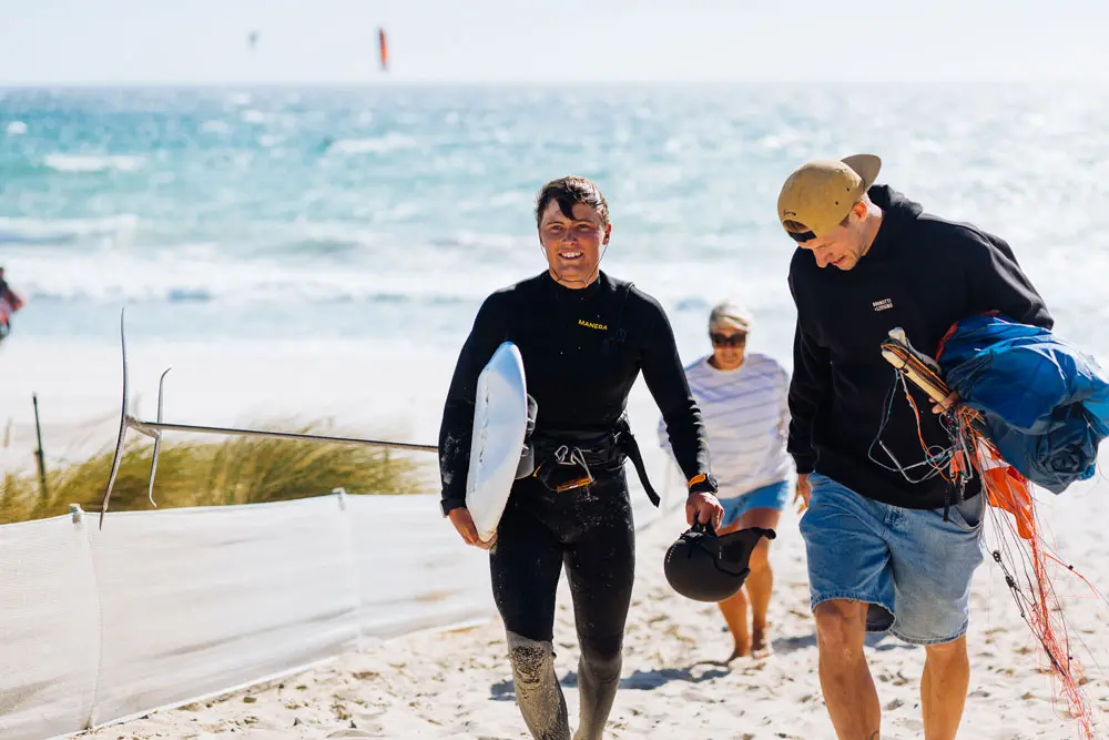 Мировой рекорд WOO от Хьюго: 40-метровый прыжок 13 Hugo Wigglesworth Woo 40.0 beach out of sea