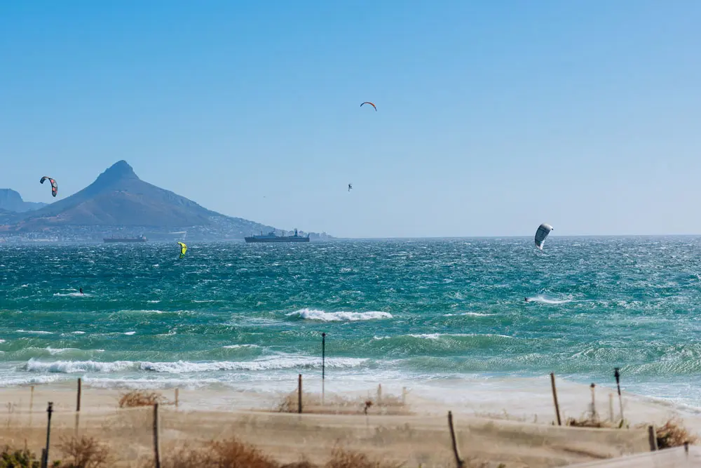 Мировой рекорд WOO от Хьюго: 40-метровый прыжок 3 Hugo Wigglesworth Woo 40.0 kites sea beach