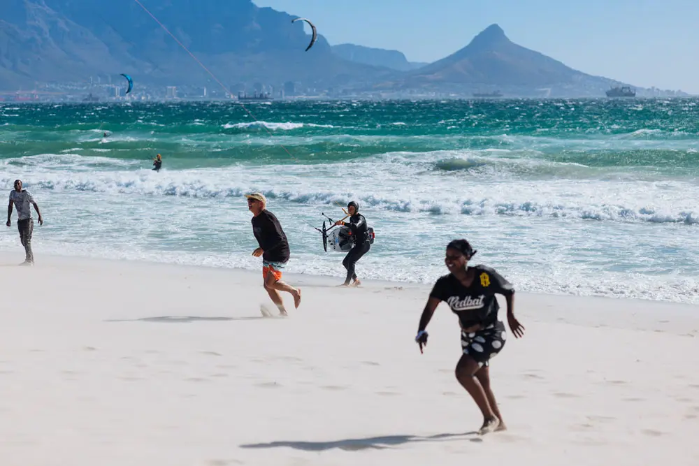 Мировой рекорд WOO от Хьюго: 40-метровый прыжок 12 hugo wigglesworth woo 40.0 after jump out of sea