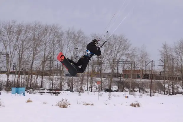 Воскресное воскресенье под кайтом 20 snowkiting-ekaterinburg-viz-10-02-2013-15