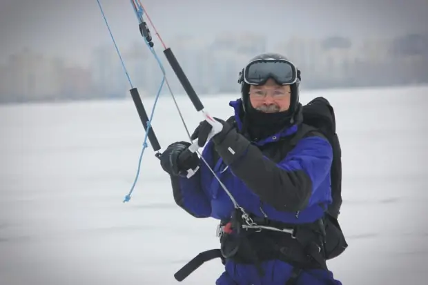 Небольшие гонки на Визовском пруду в Екатеринбурге 19 snowkiting-ekaterinburg-221114-02