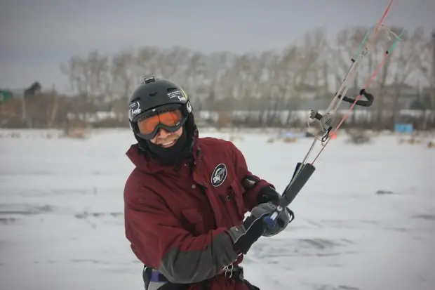 Небольшие гонки на Визовском пруду в Екатеринбурге 17 snowkiting-ekaterinburg-221114-04